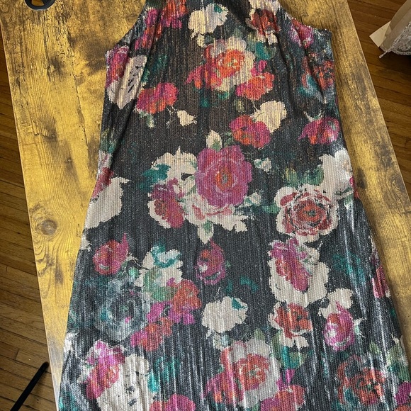 Floral sequin mini dress.  - Picture 6 of 9